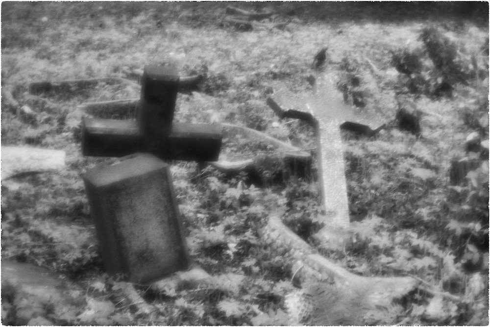 monoclemania-old-cemetery-05.jpg